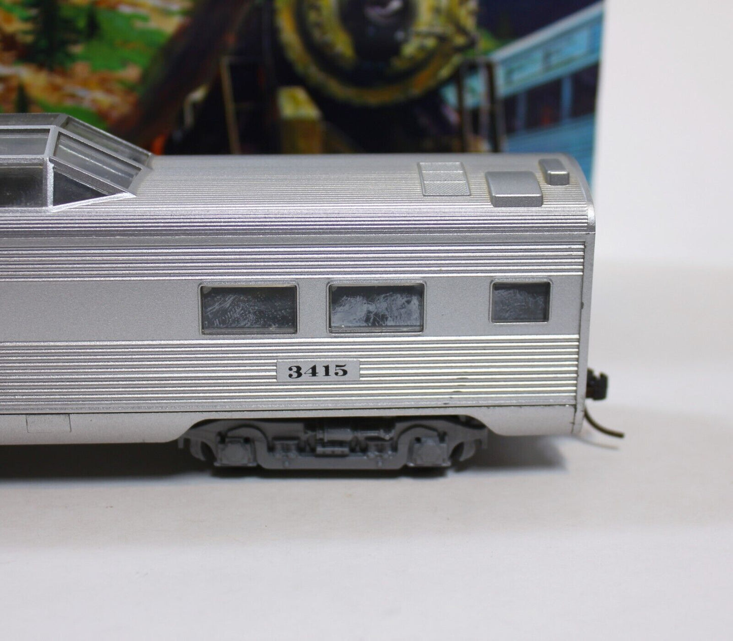 Athearn Train 1821 Santa Fe Streamline Vista Dom #3415 HO Scale Train-Pre built
