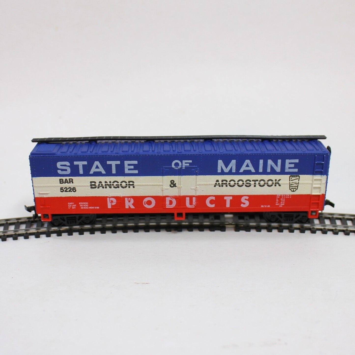 Mehano State of Maine Bangor & Aroostook Product Bar 5226 HO Scale Train-In Box