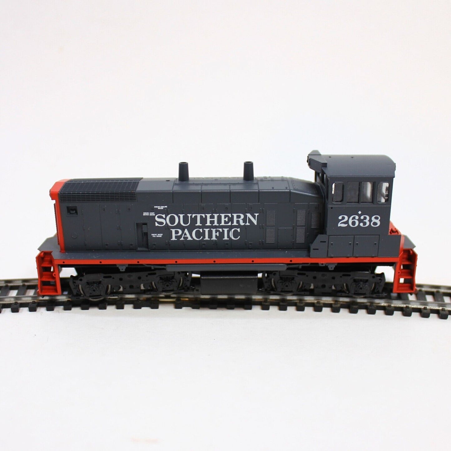 Athearn Diesel Switcher 1500 Powered Southern Pacific 2638 HO Scale Train-In Box
