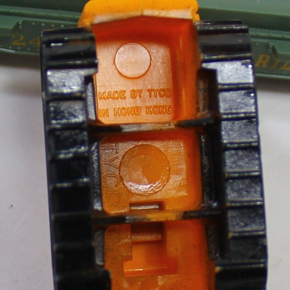 Tyco Skid Flat w/3 Tractors Western Maryland 351A:300 HO Scale Train - In Box