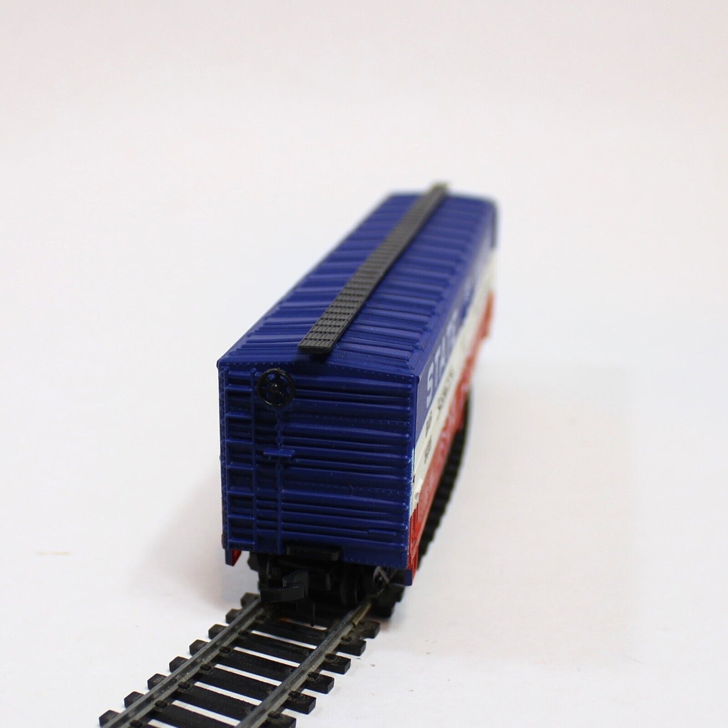 Mehano State of Maine Bangor & Aroostook Product Bar 5226 HO Scale Train-In Box