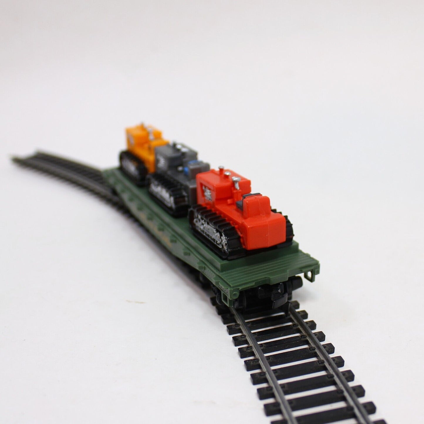 Tyco Skid Flat w/3 Tractors Western Maryland 351A:300 HO Scale Train - In Box
