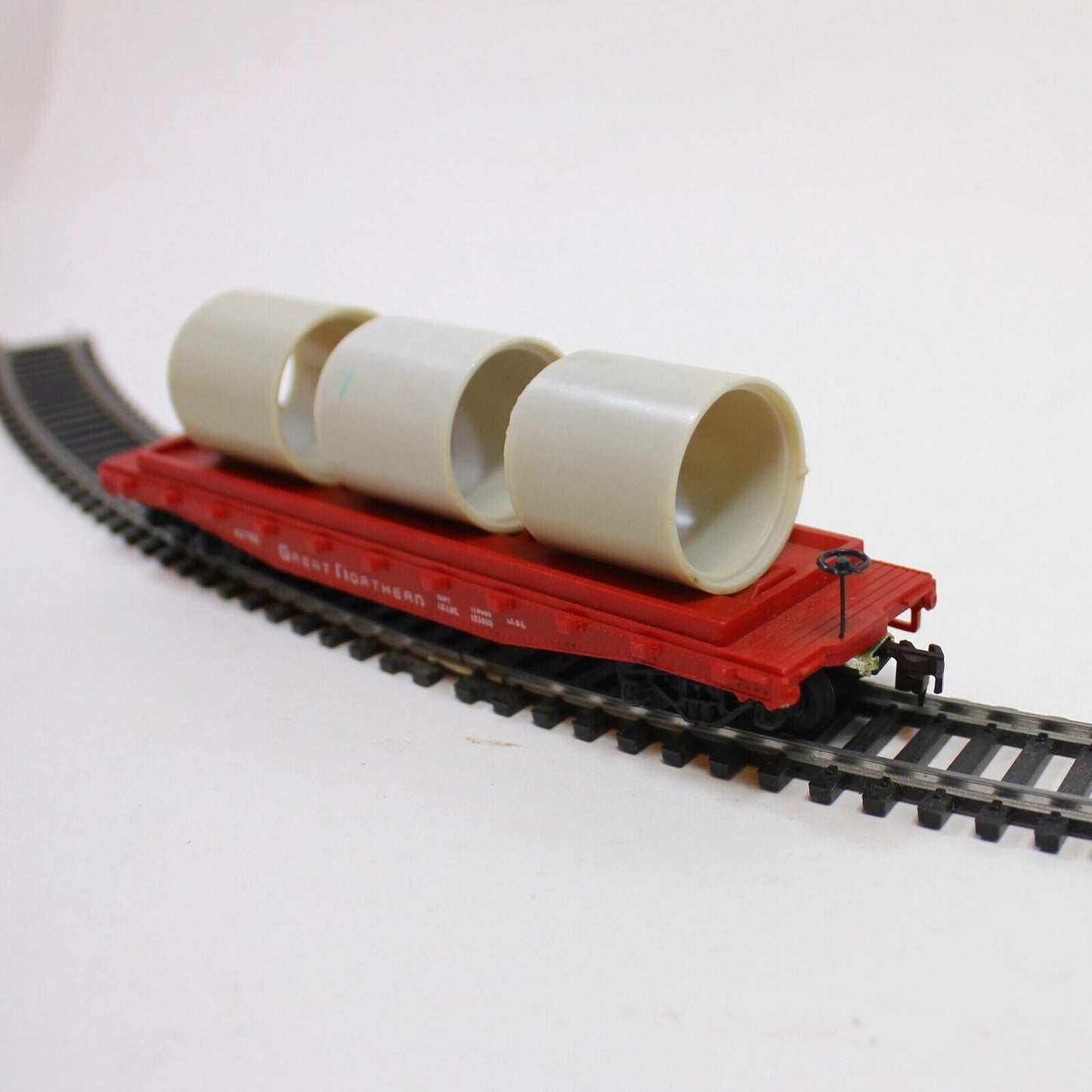 Tyco Skid Flat Car Great Northern T331B:229 HO Scale Train Model - In Box