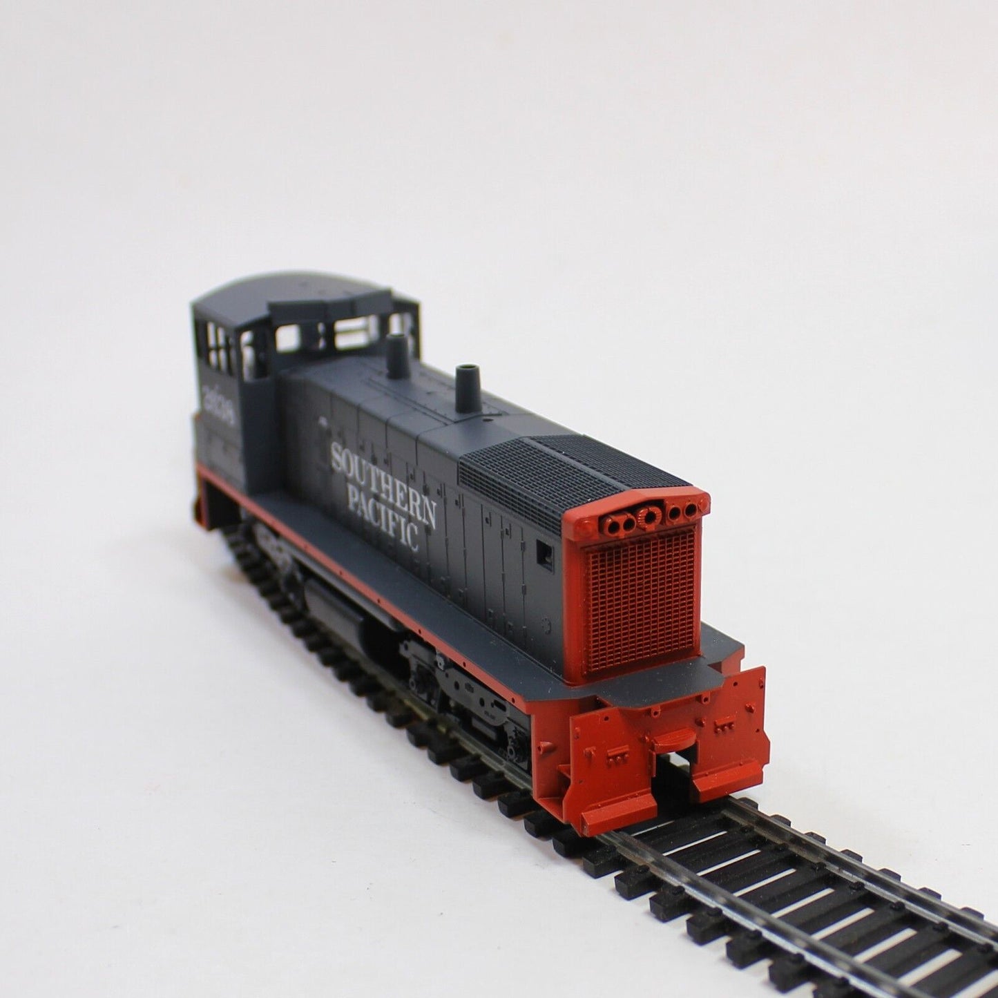 Athearn Diesel Switcher 1500 Powered Southern Pacific 2638 HO Scale Train-In Box