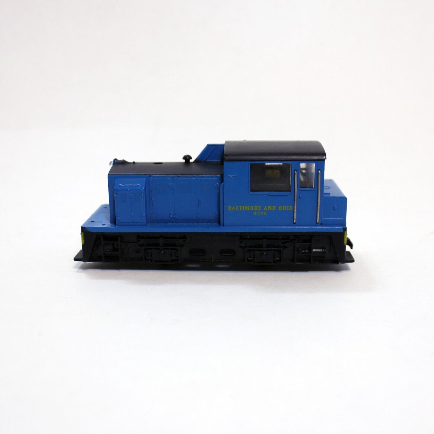 AHM Baltimore & Ohio #5006 Diesel Locomotive HO Scale Train - Tested