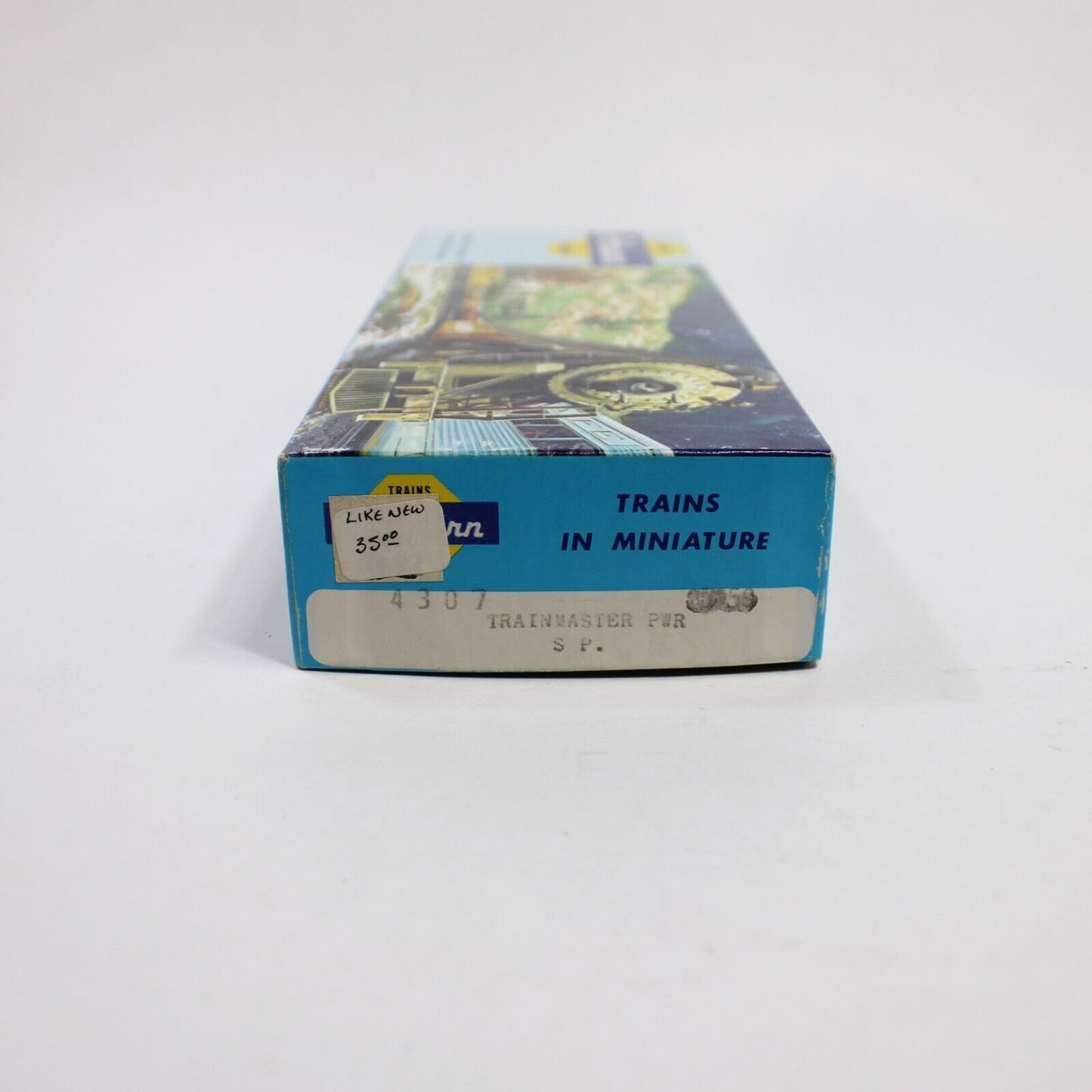 Athearn Trainmaster Powered Southern Pacific #3028 HO Scale Locomotive- In Box