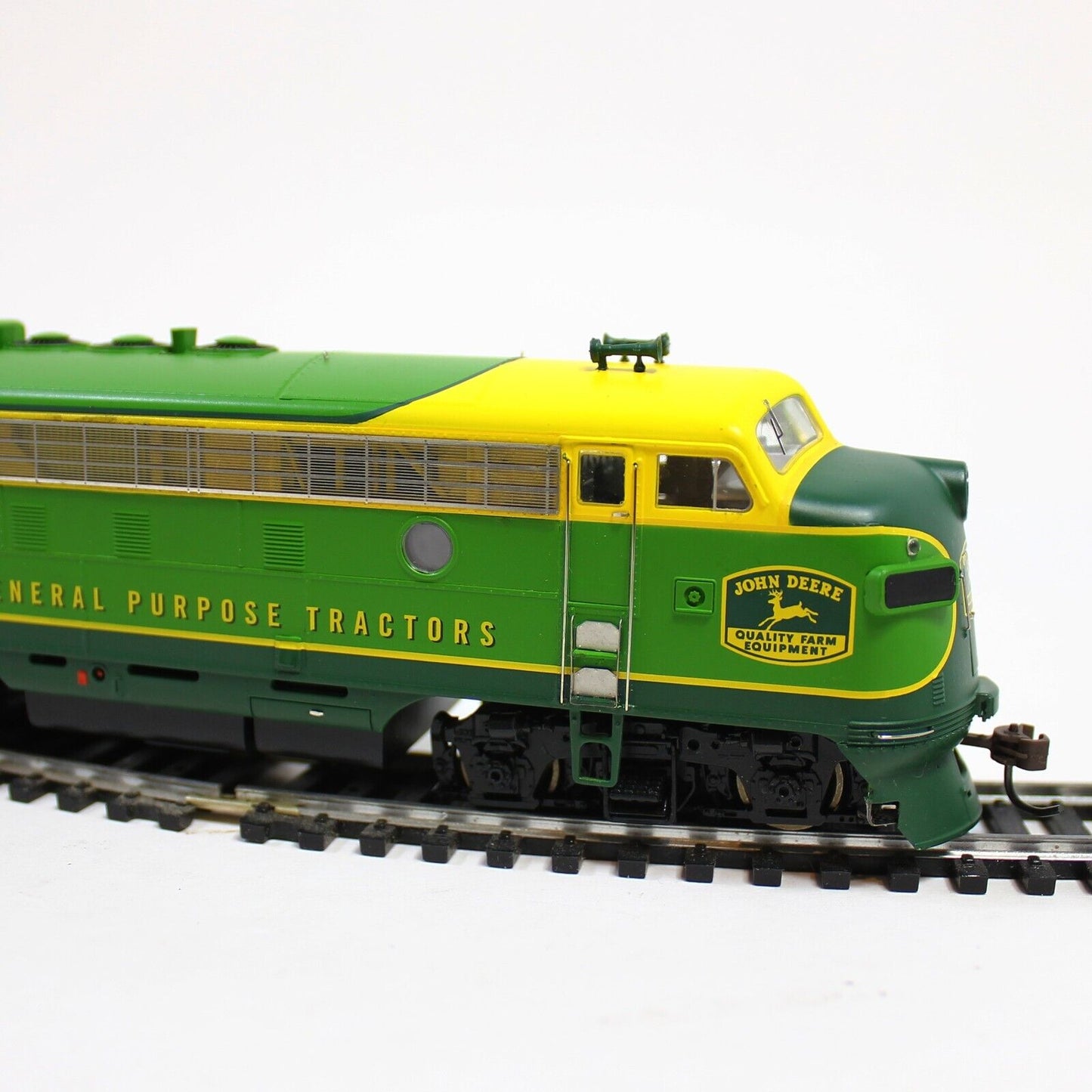 Athearn Genesis John Deere Precision HO Scale Locomotive -In Box Complete