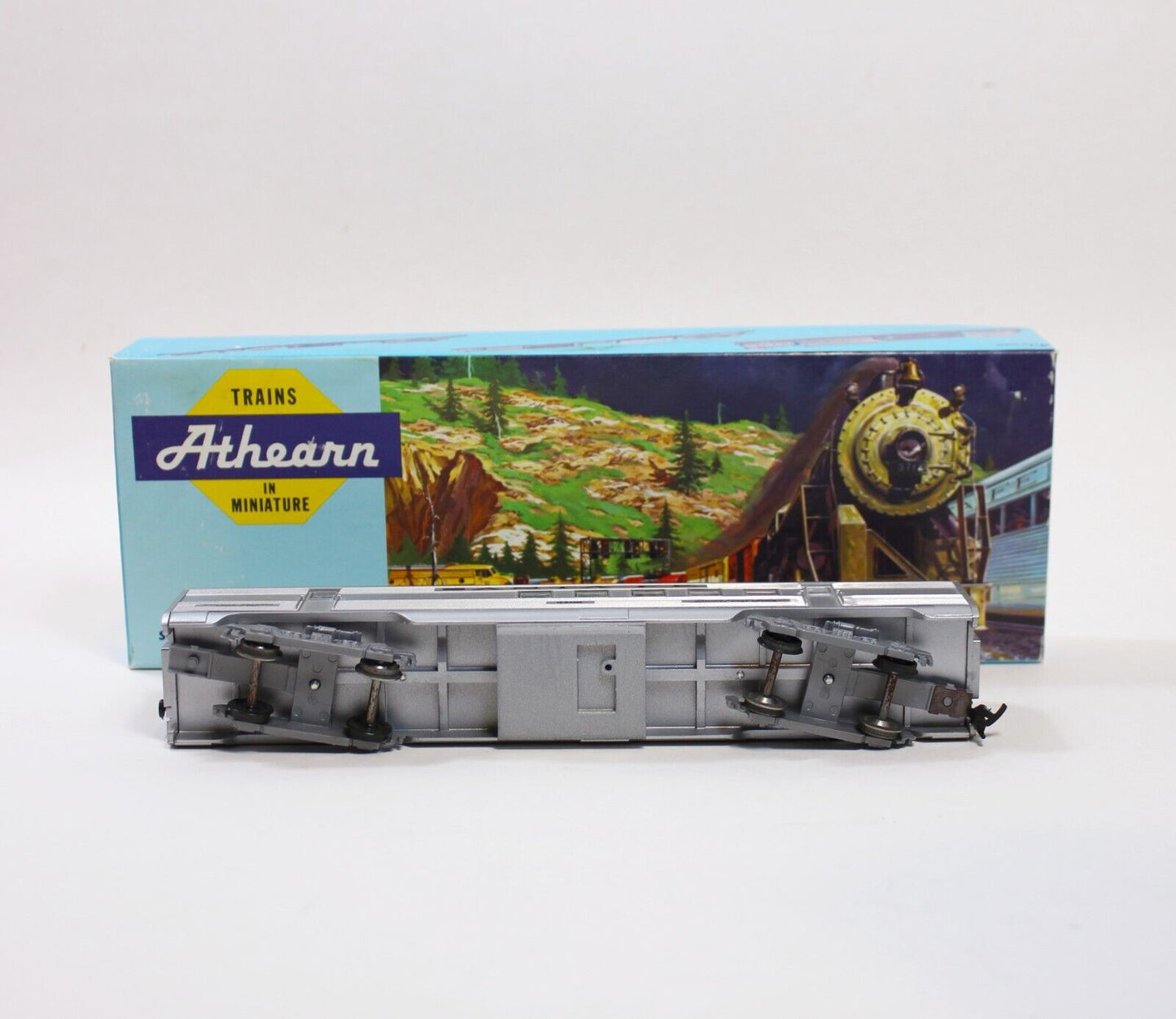 Athearn Train 1801 Santa Fe Streamline R. P. O. #3402 HO Scale-Pre built