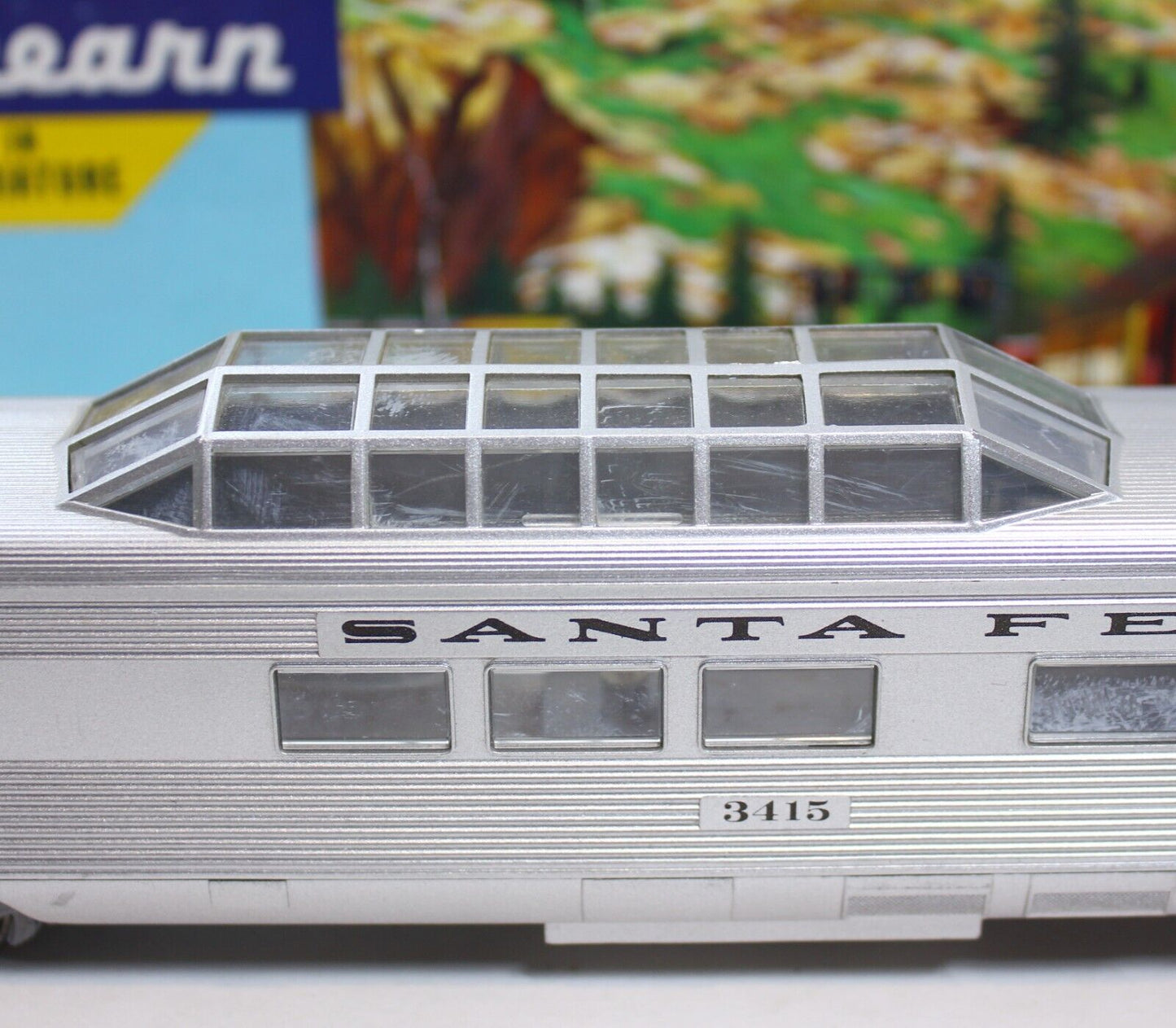 Athearn Train 1821 Santa Fe Streamline Vista Dom #3415 HO Scale Train-Pre built