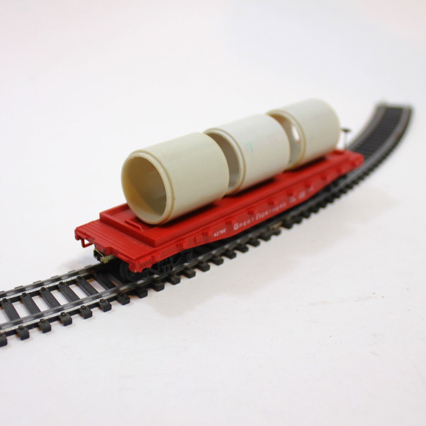 Tyco Skid Flat Car Great Northern T331B:229 HO Scale Train Model - In Box