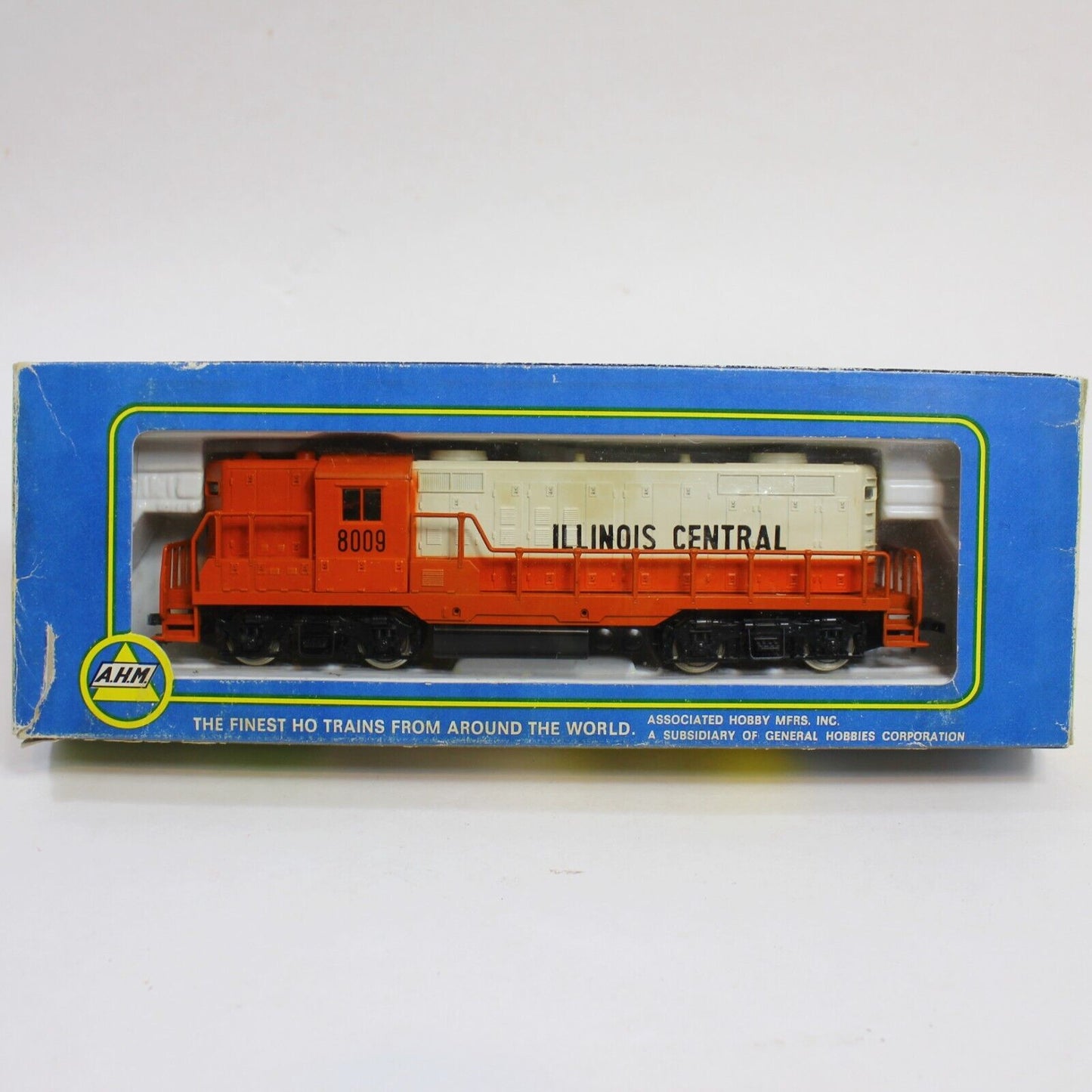 AHM Illinois Central GP-18 Powered Diesel Locomotive HO Scale Train - In Box