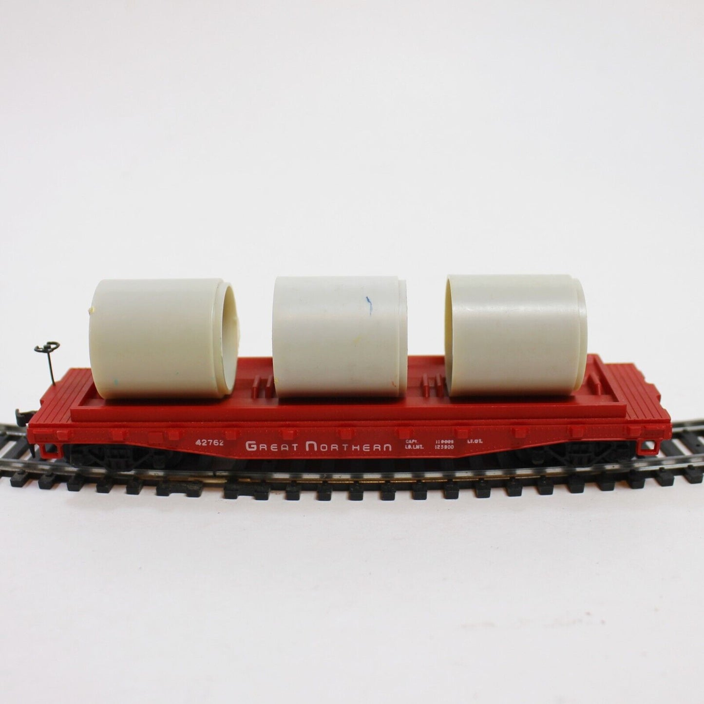 Tyco Skid Flat Car Great Northern T331B:229 HO Scale Train Model - In Box