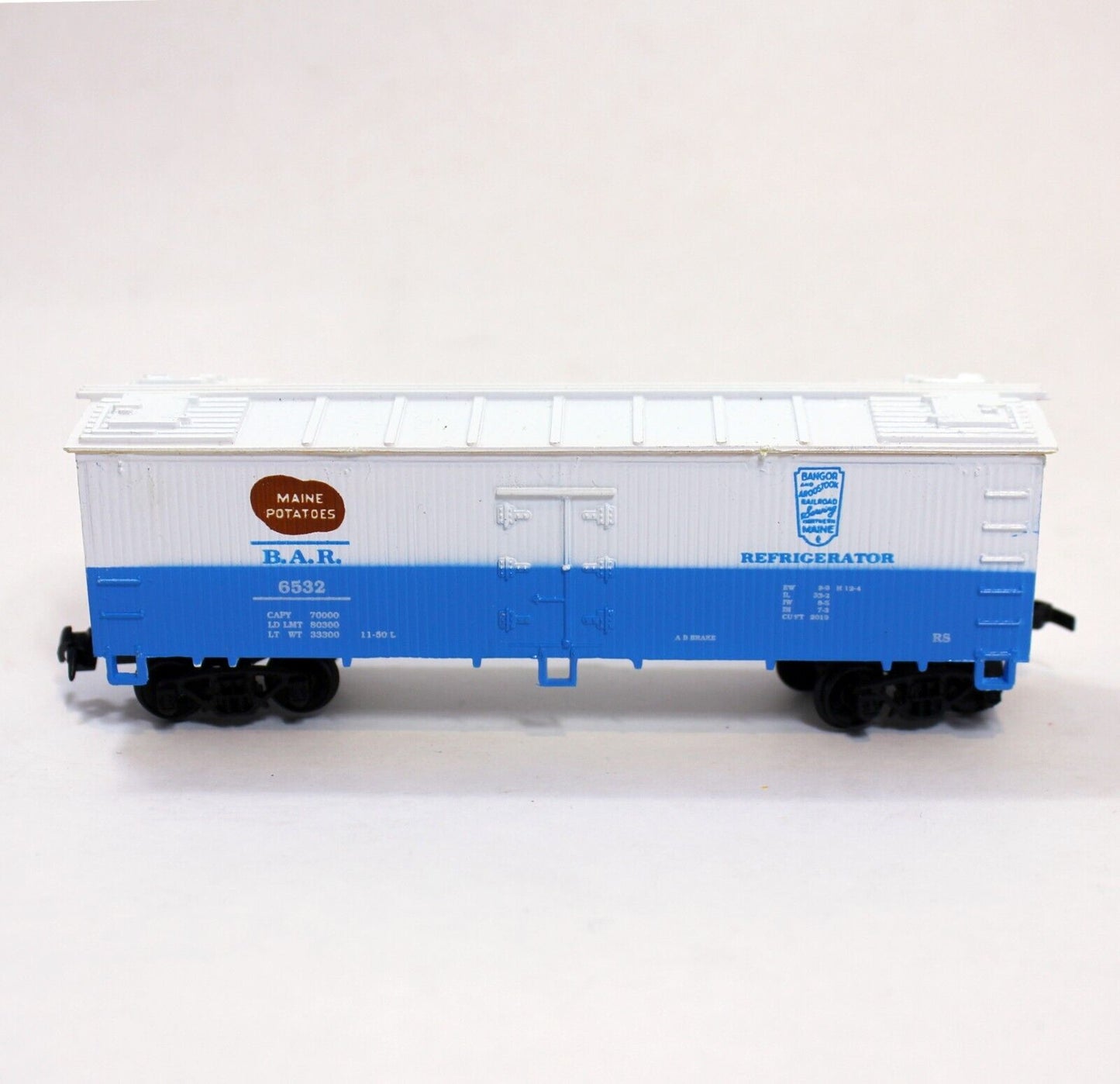 Life Like Train Reefer 8515 - Refrigerated Box Maine Potatoes HO Scale Pre built