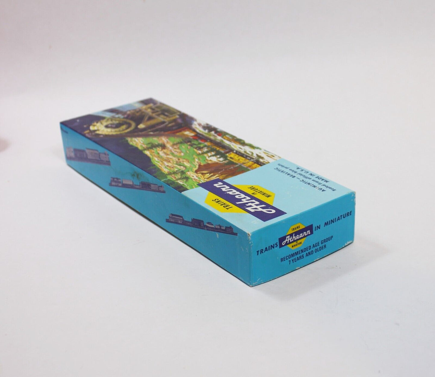 Athearn Train 1801 Santa Fe Streamline R. P. O. #3402 HO Scale-Pre built