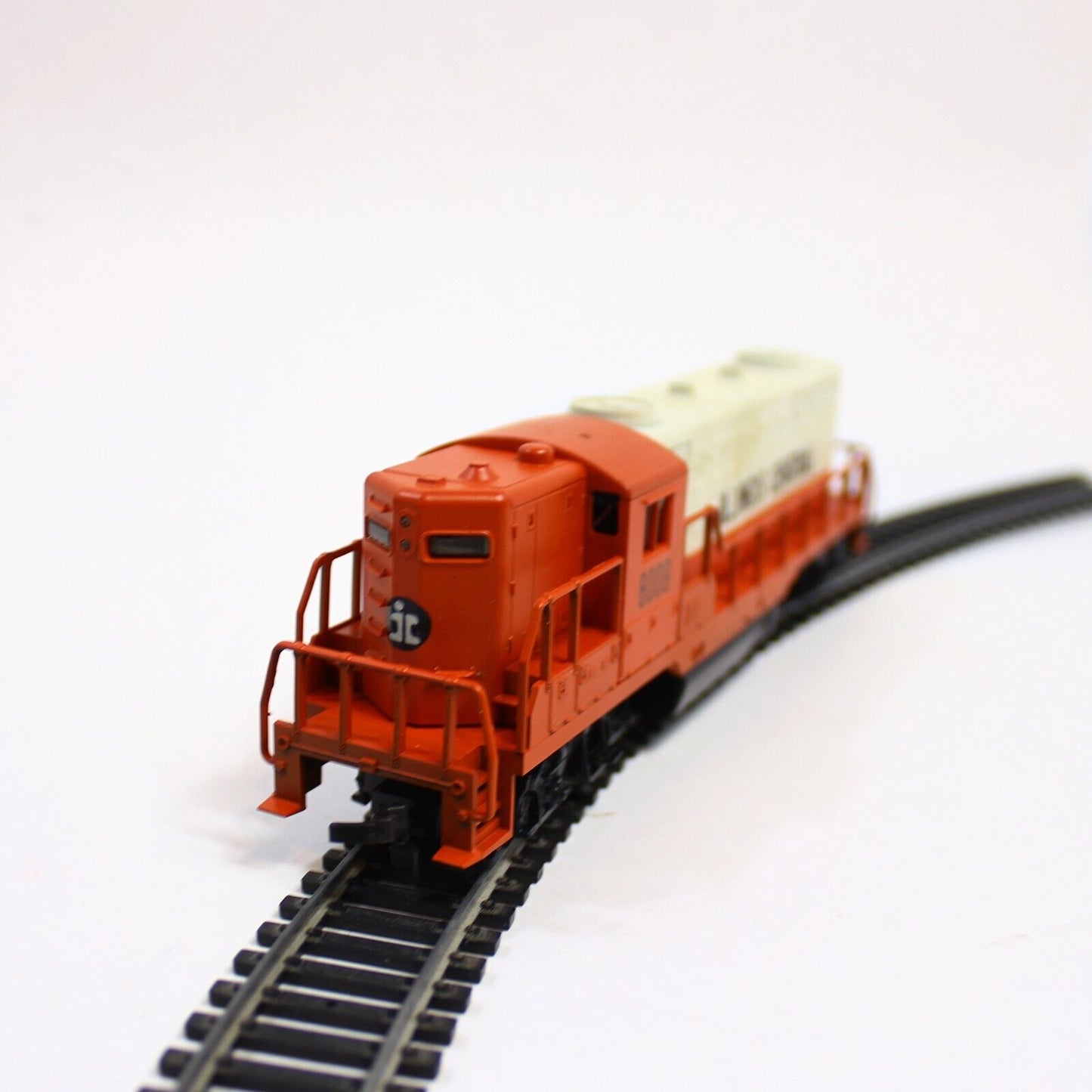 AHM Illinois Central GP-18 Powered Diesel Locomotive HO Scale Train - In Box