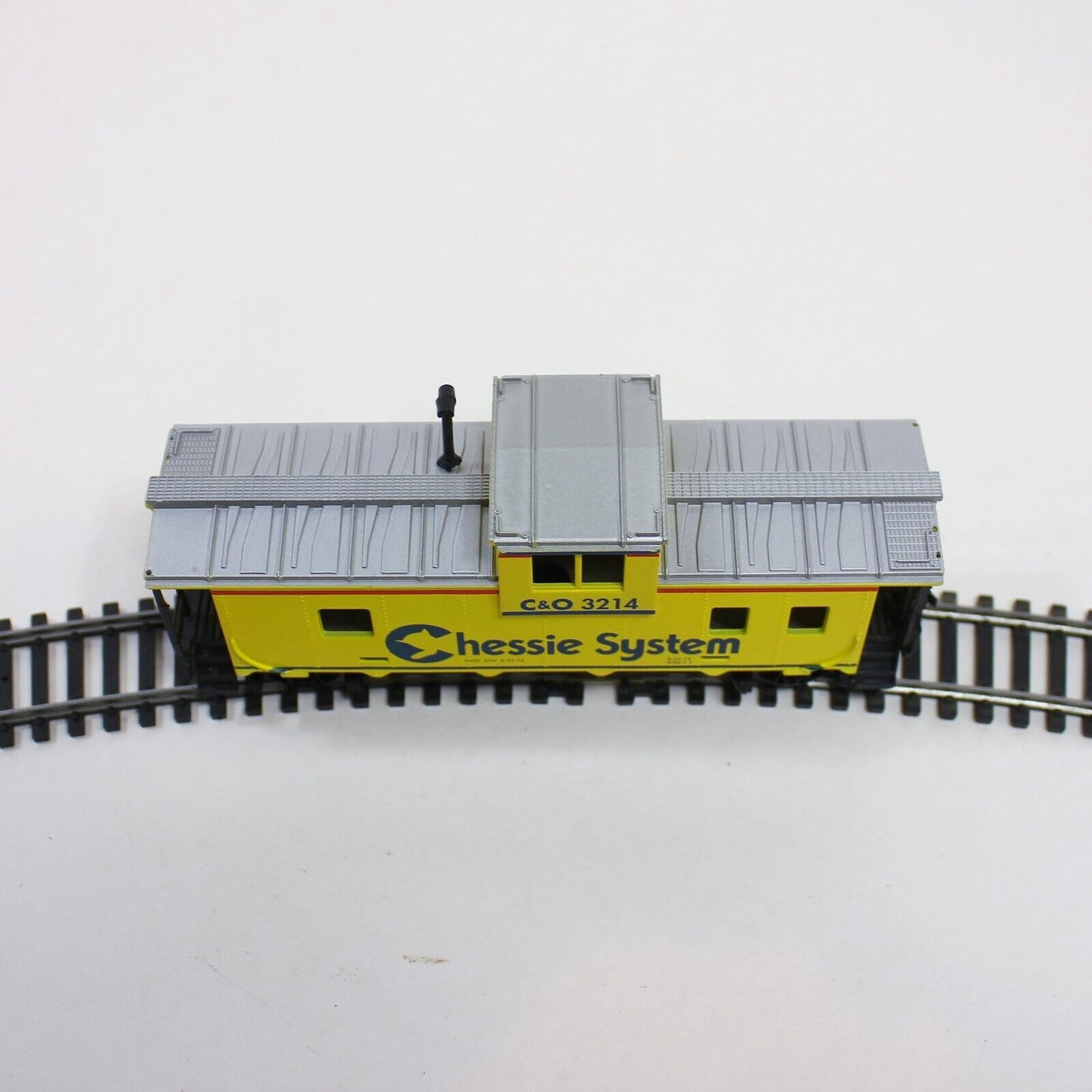 IHC Chessie System C & O Caboose #3214 HO Scale Train Model - In Box