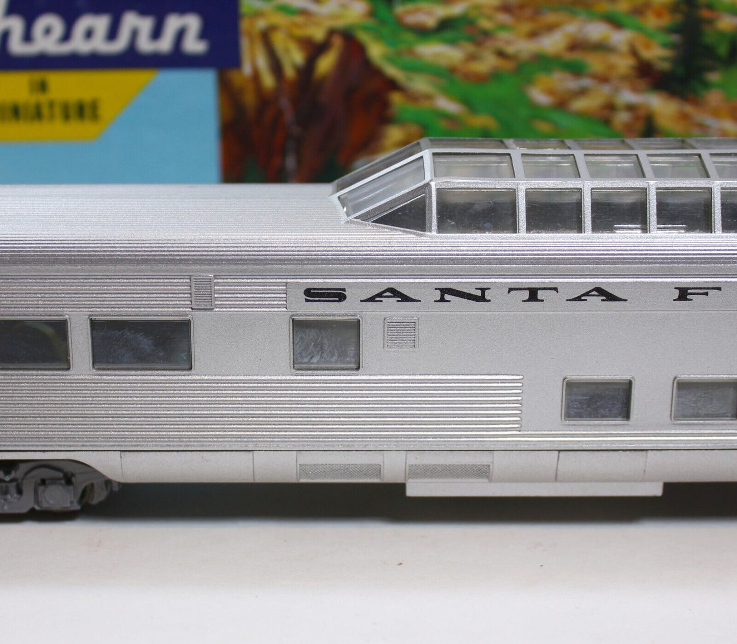 Athearn Train 1821 Santa Fe Streamline Vista Dom #3415 HO Scale Train-Pre built
