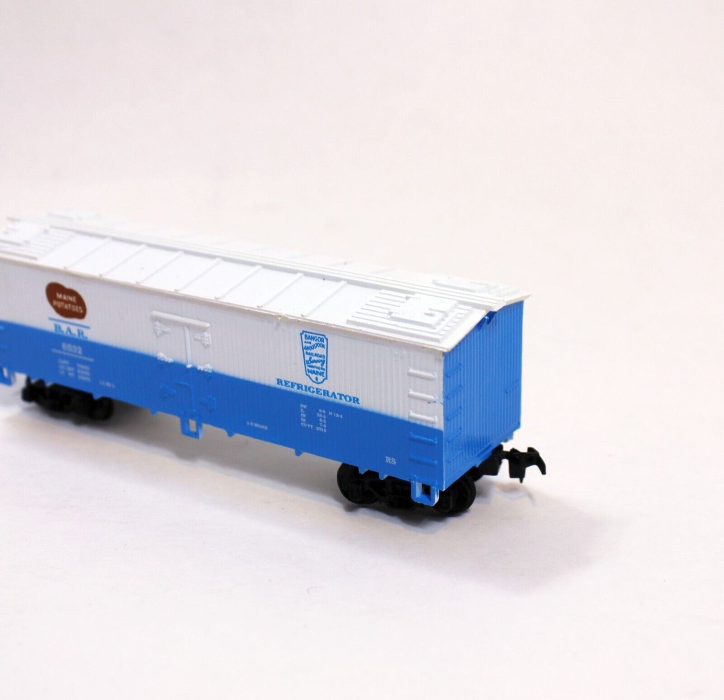 Life Like Train Reefer 8515 - Refrigerated Box Maine Potatoes HO Scale Pre built