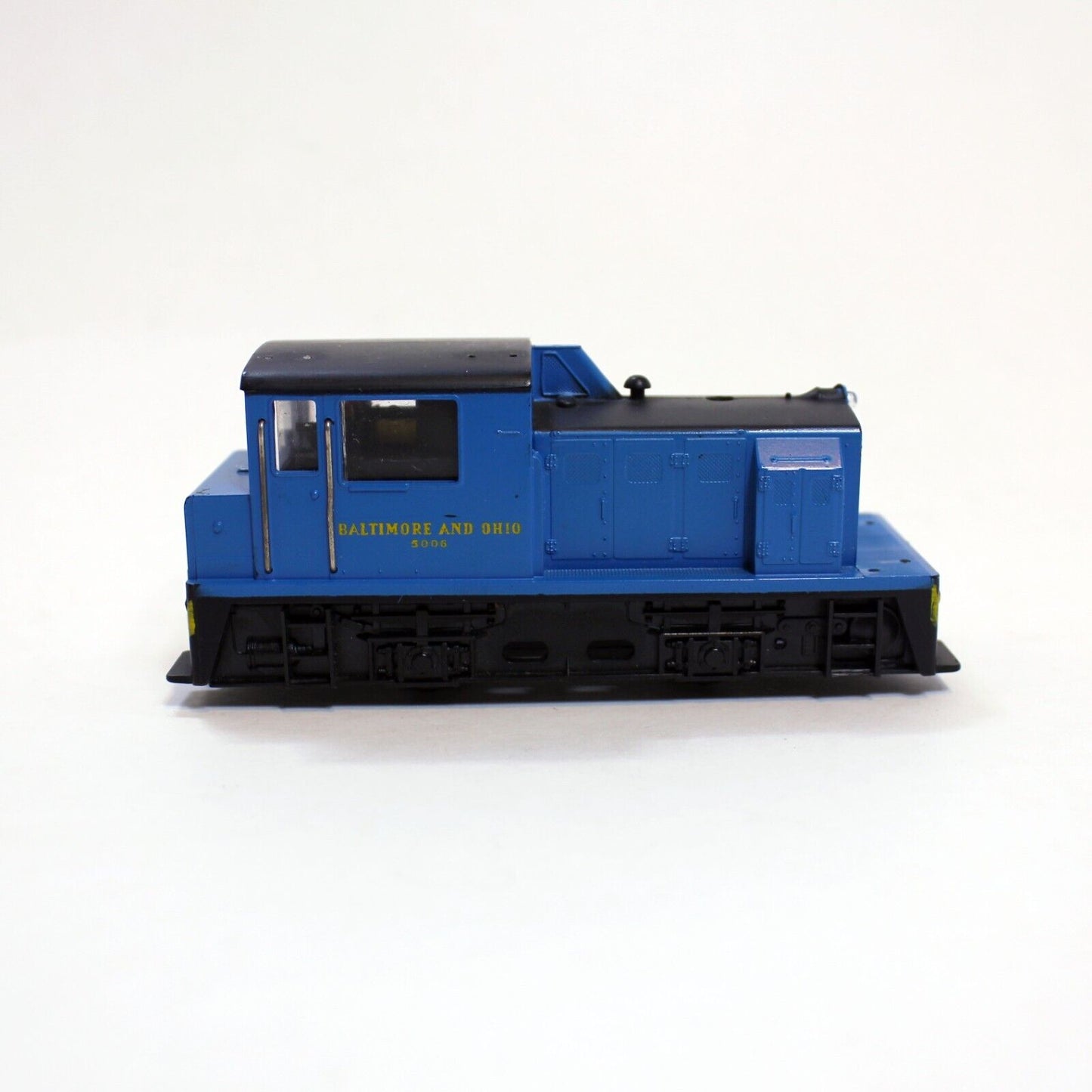 AHM Baltimore & Ohio #5006 Diesel Locomotive HO Scale Train - Tested