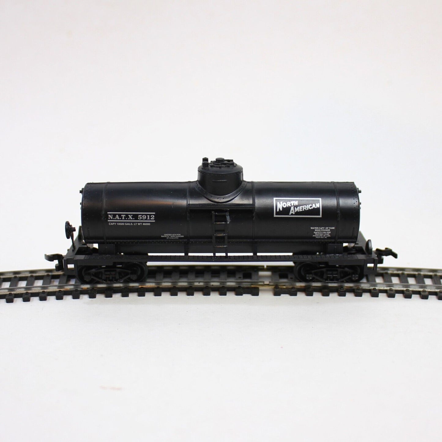 Life Like NATX Single Dome Tank Car North America #5912 HO Scale Train Model