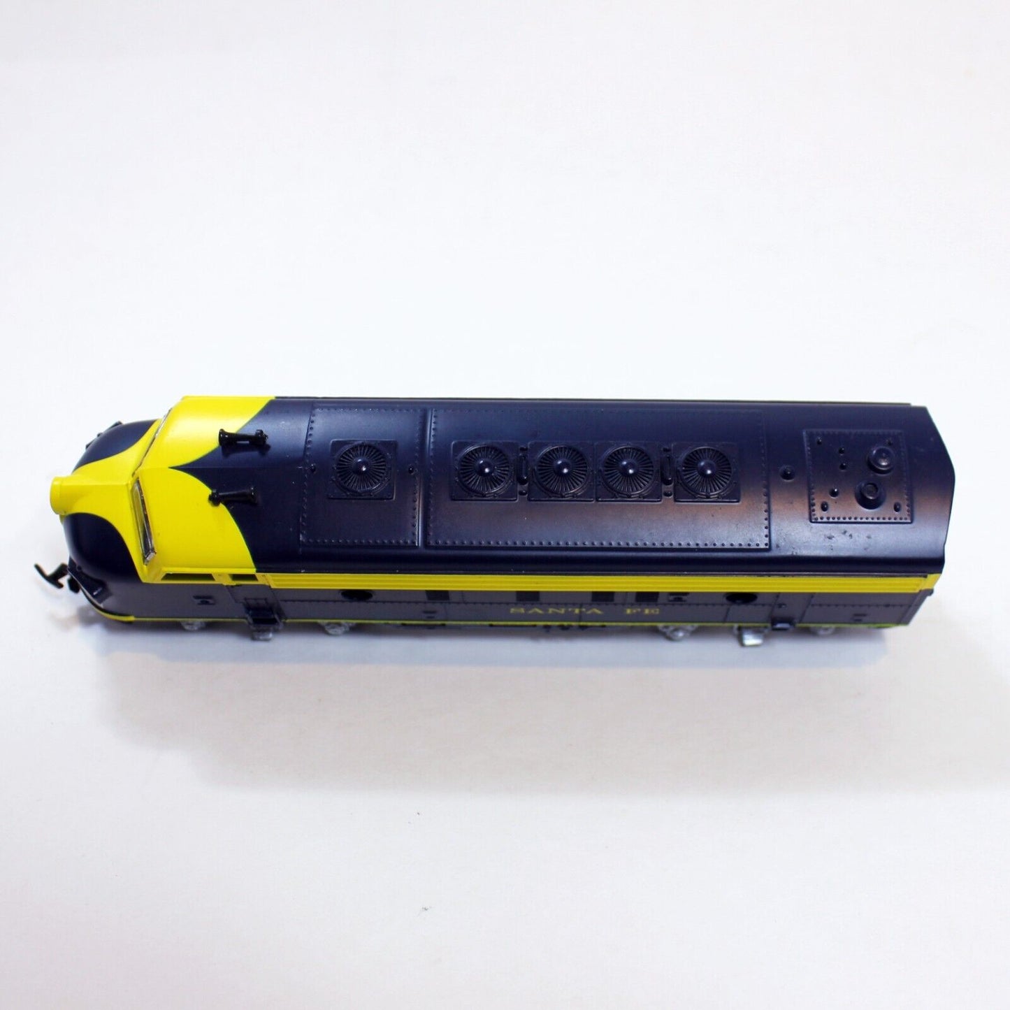 Like Like Santa Fe F3A Diesel 8157 Locomotive HO Scale Train