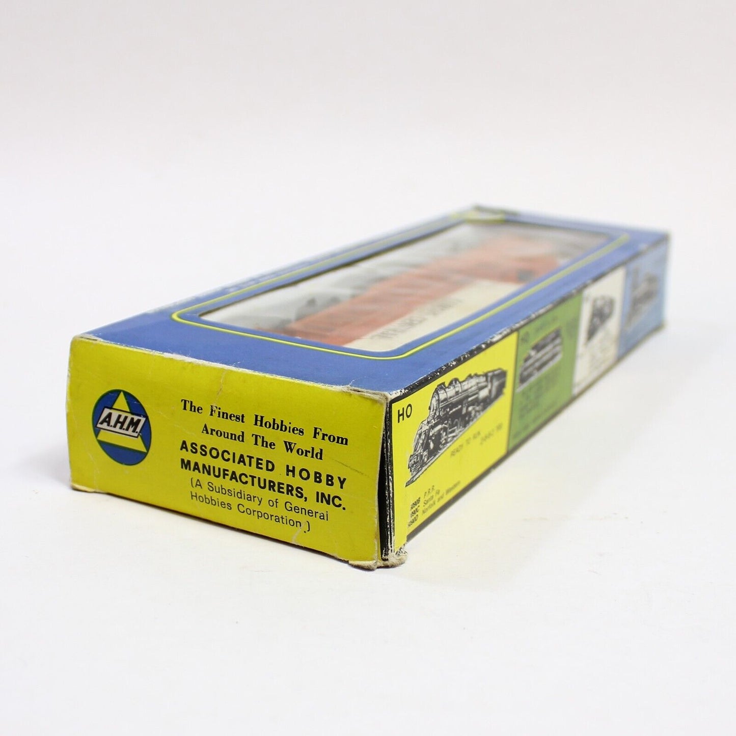 AHM Illinois Central GP-18 Powered Diesel Locomotive HO Scale Train - In Box