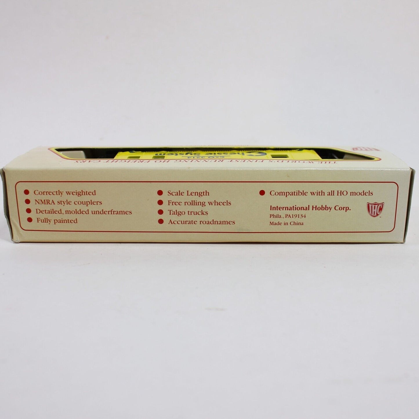 IHC Chessie System C & O Caboose #3214 HO Scale Train Model - In Box
