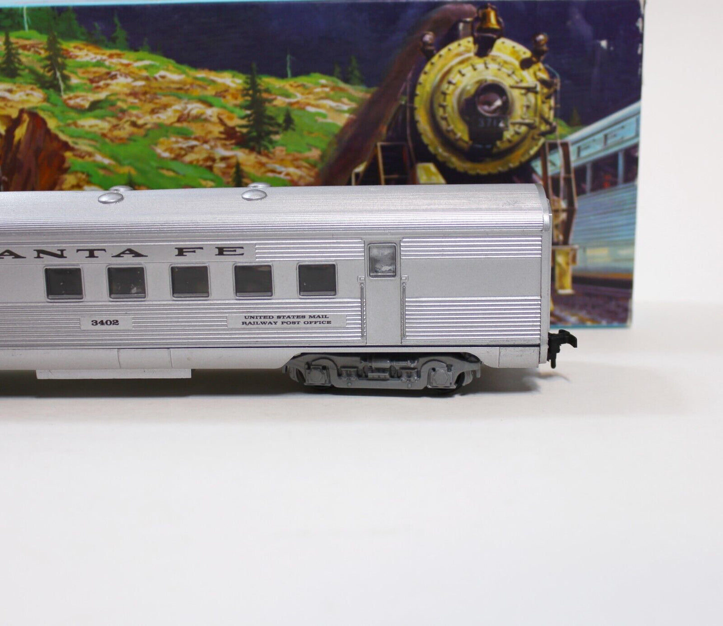 Athearn Train 1801 Santa Fe Streamline R. P. O. #3402 HO Scale-Pre built