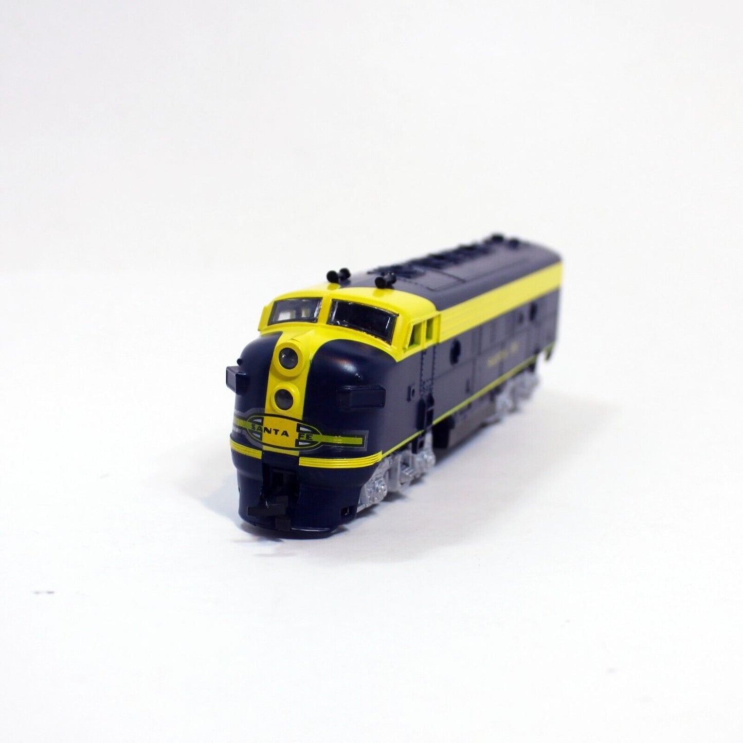 Like Like Santa Fe F3A Diesel 8157 Locomotive HO Scale Train