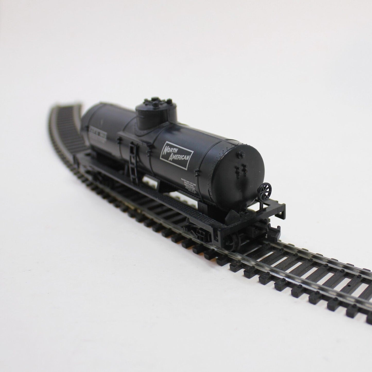 Life Like NATX Single Dome Tank Car North America #5912 HO Scale Train Model