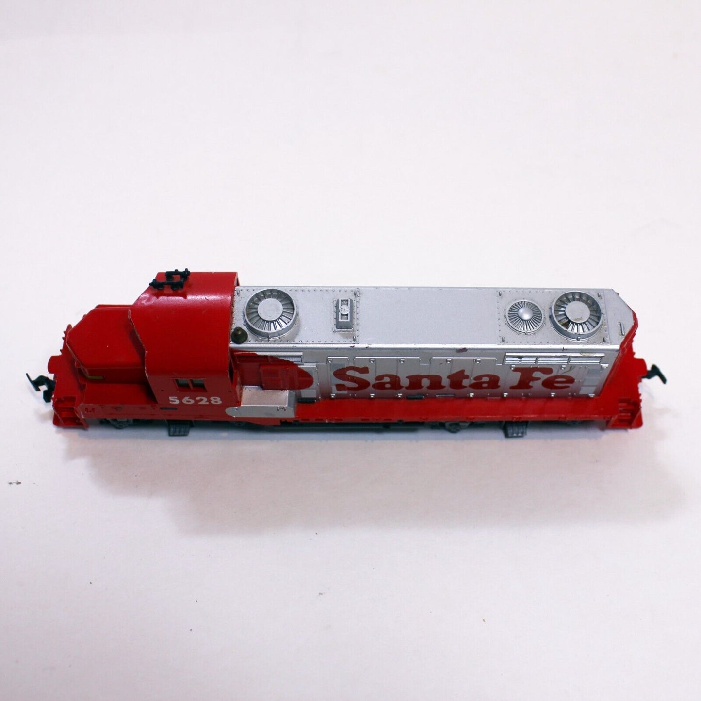 TYCO Santa Fe GP-20 Diesel #5628 Locomotive HO Scale Train - Tested