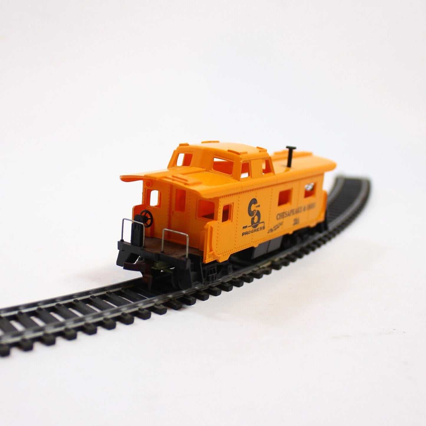 Chesapeake & Ohio #724 Caboose HO Scale Train Model - Loose