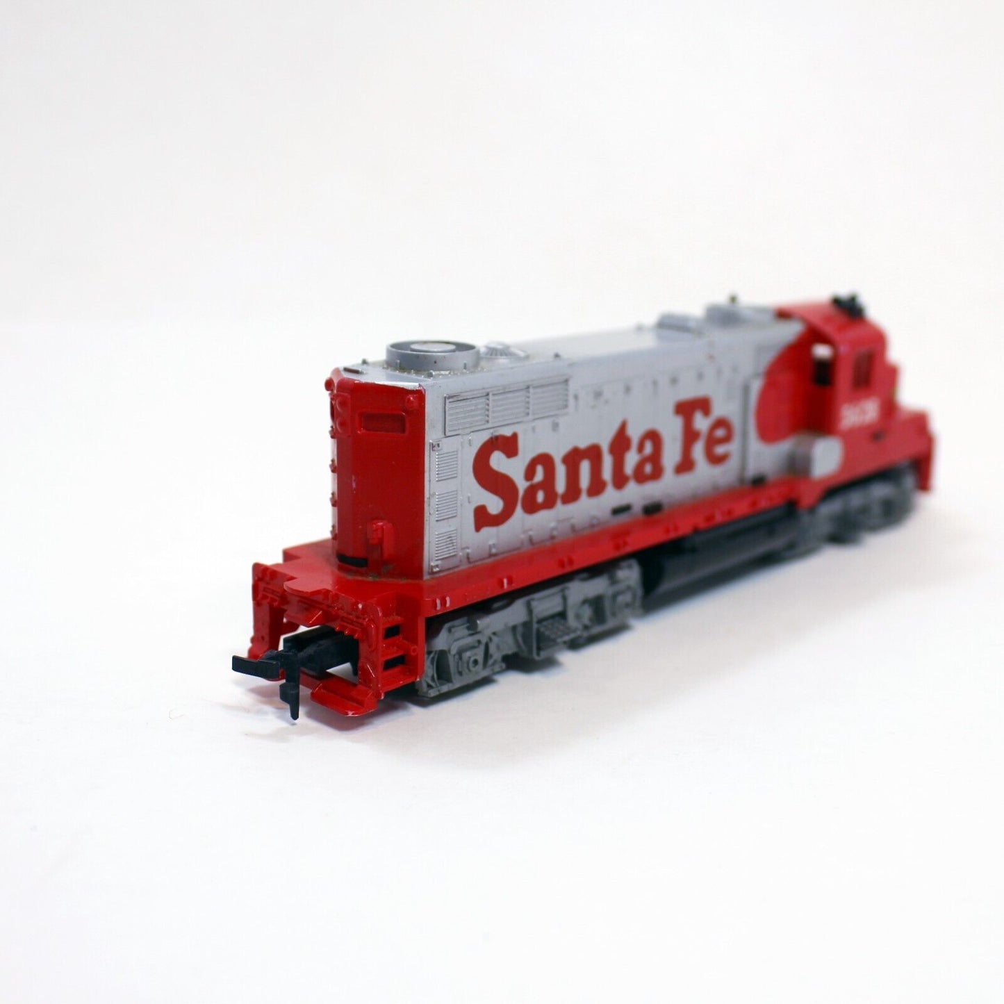 TYCO Santa Fe GP-20 Diesel #5628 Locomotive HO Scale Train - Tested