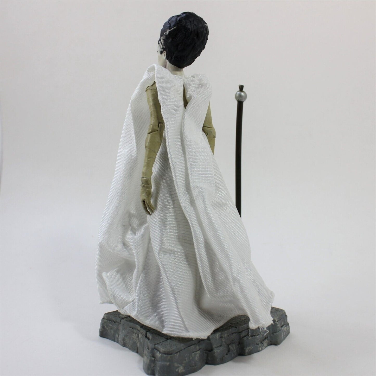 Vintage Sideshow Universal Monsters 8” Bride of Frankenstein Elsa Lanchester 1999 Pre-Owned