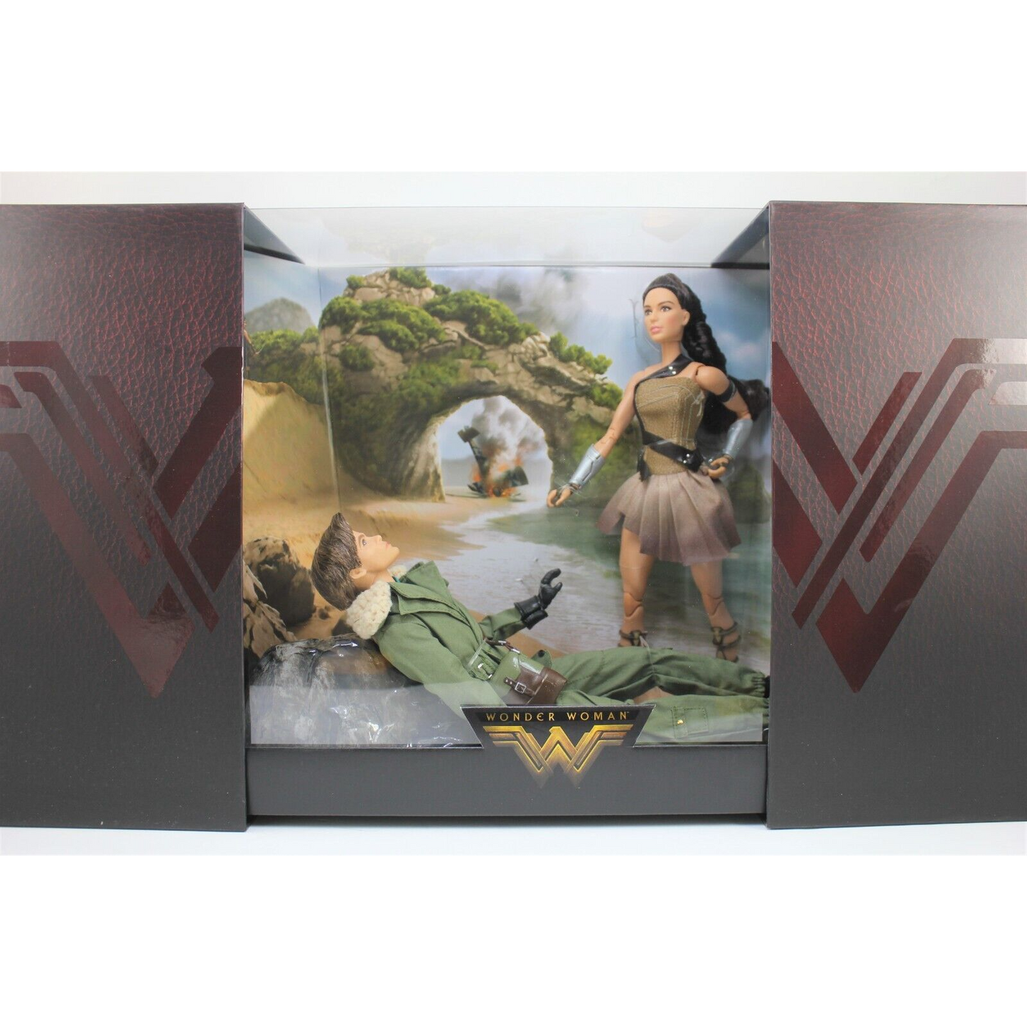 Barbie Wonder Woman Paradise Island Giftset with Diana & Steve Trevor Scene