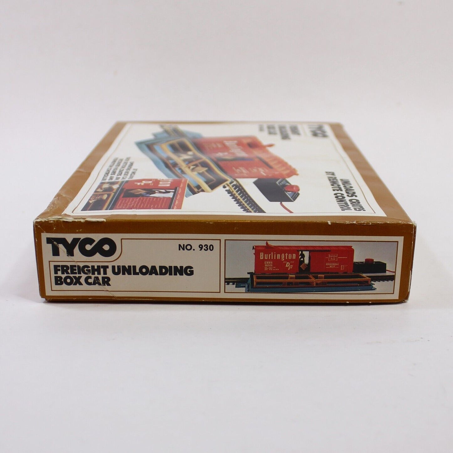 Tyco Freight Unloading Box Car No.930 HO Scale Remote Control - Tested/In Box