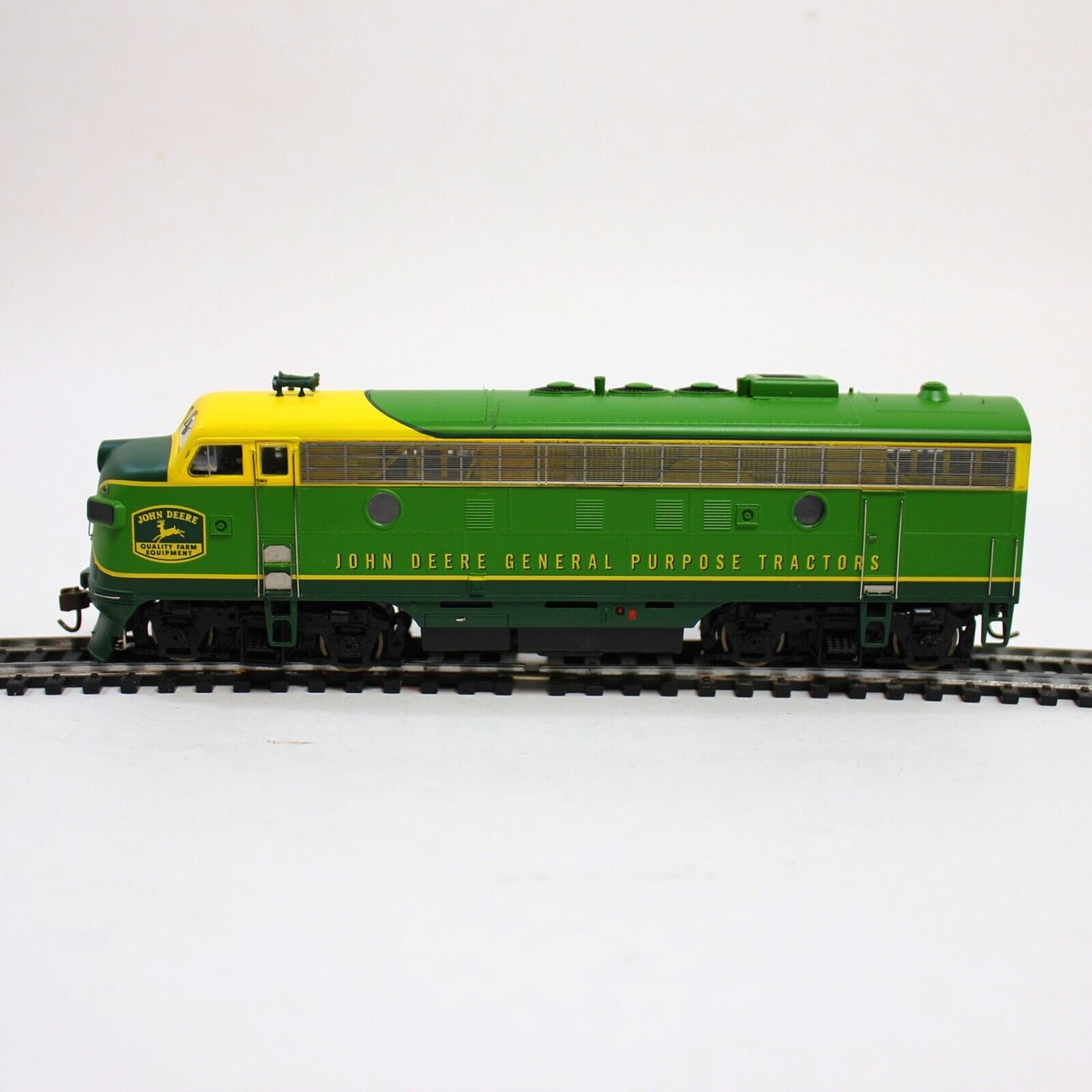 Athearn Genesis John Deere Precision HO Scale Locomotive -In Box Complete