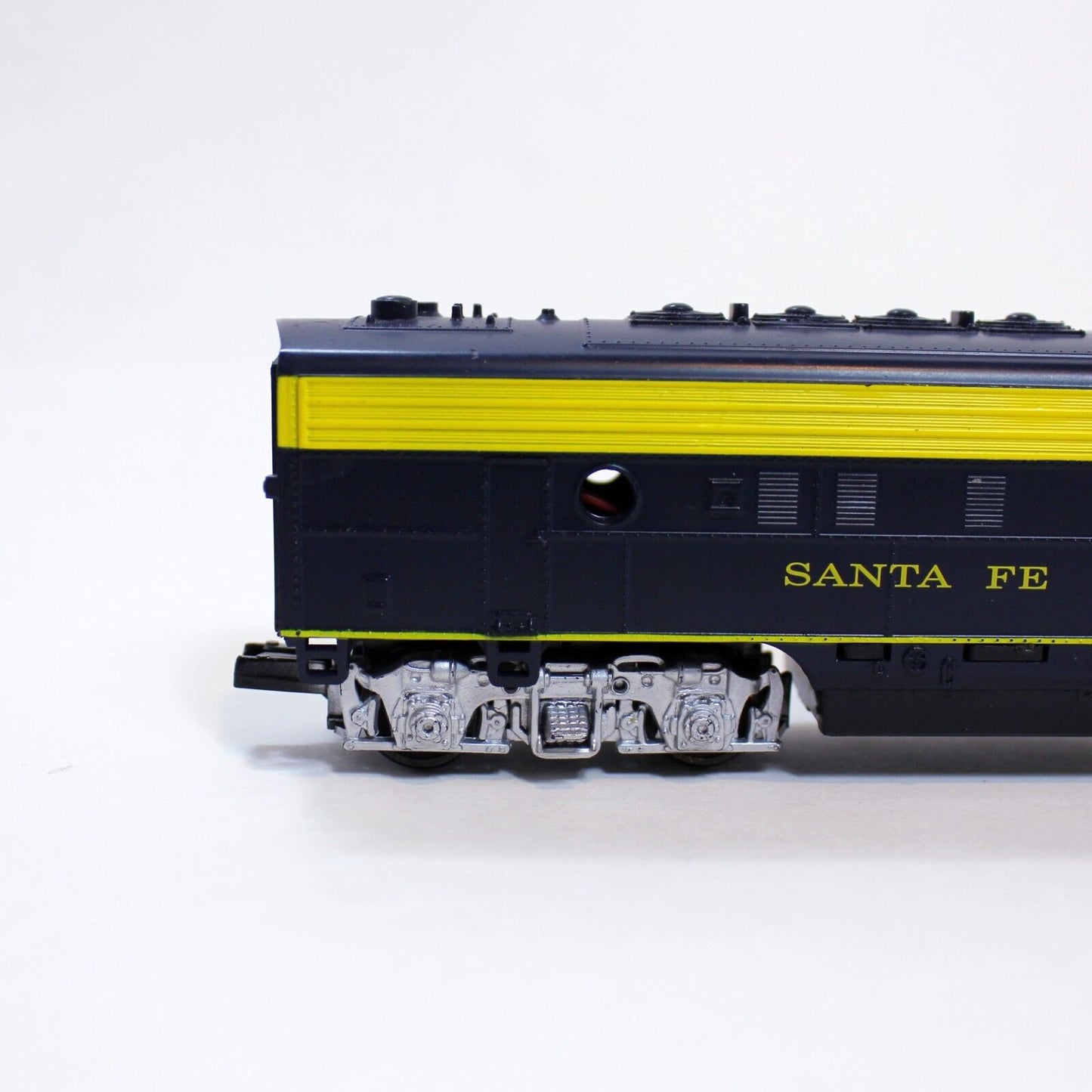 Like Like Santa Fe F3A Diesel 8157 Locomotive HO Scale Train