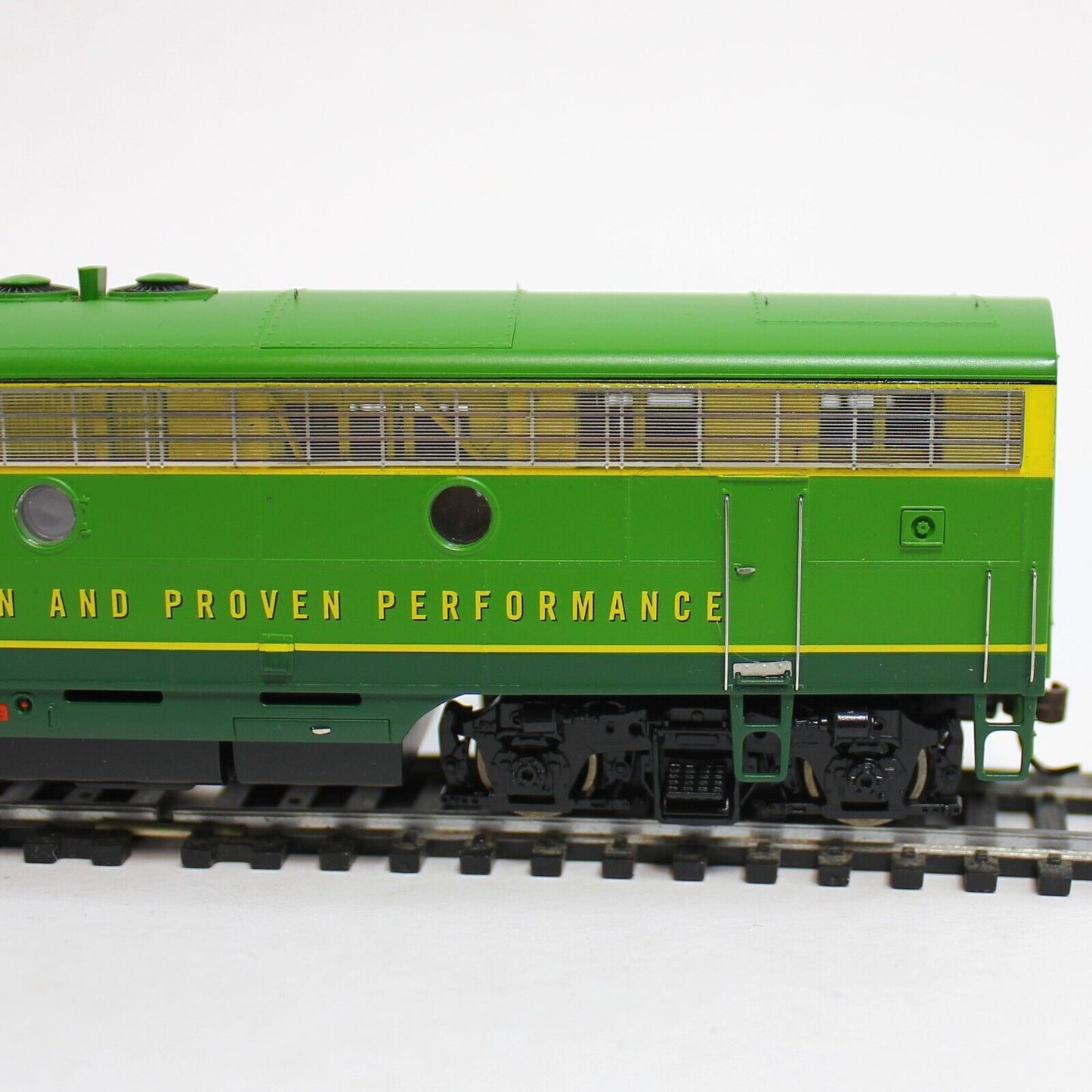 Athearn Genesis John Deere Precision HO Scale Locomotive -In Box Complete