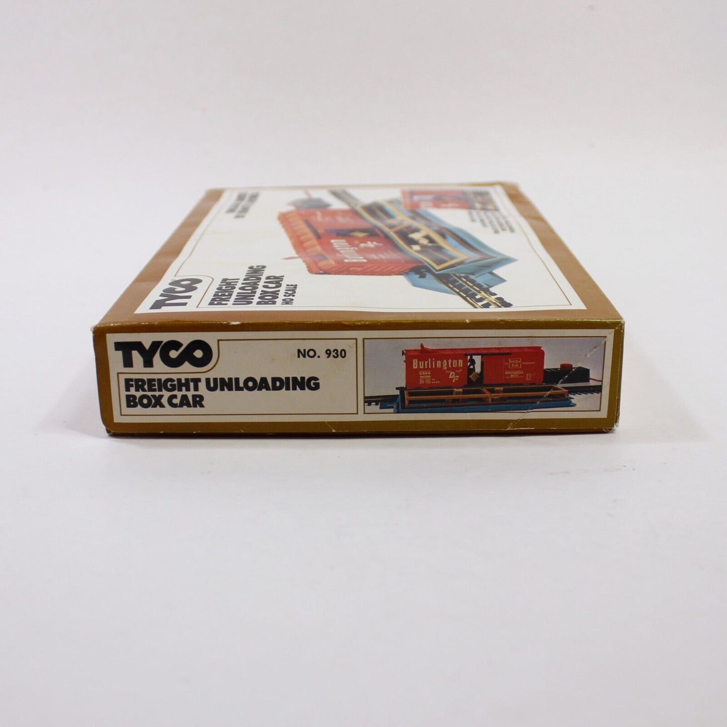 Tyco Freight Unloading Box Car No.930 HO Scale Remote Control - Tested/In Box